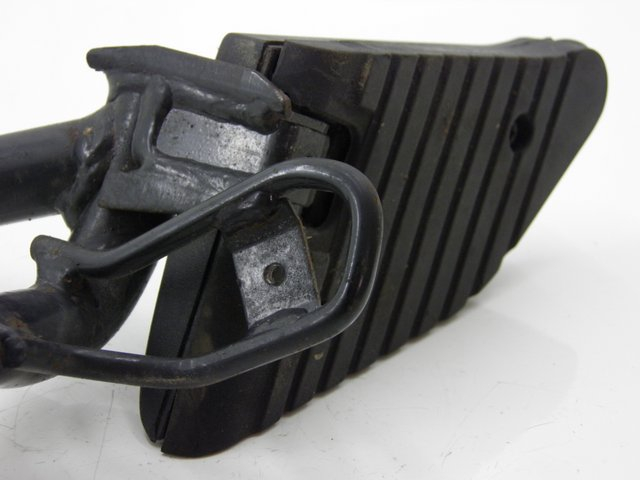 photo de REAR LEFT FOOTREST HONDA SH 125 (2001 - 2003)