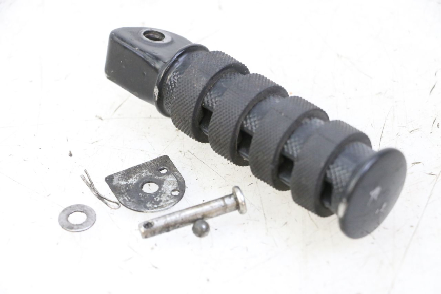photo de REAR LEFT FOOTREST KEEWAY K-LIGHT KLIGHT 125 (2018 - 2025)