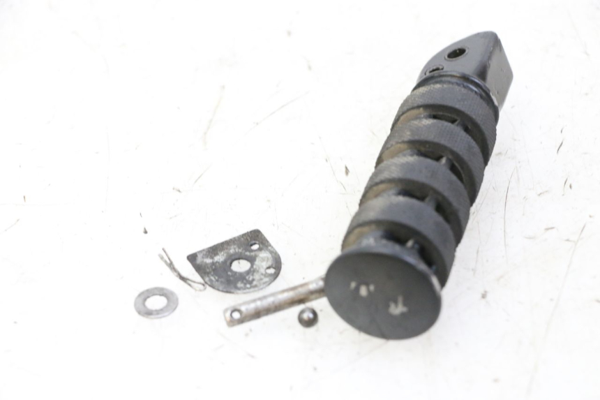 photo de REAR LEFT FOOTREST KEEWAY K-LIGHT KLIGHT 125 (2018 - 2025)