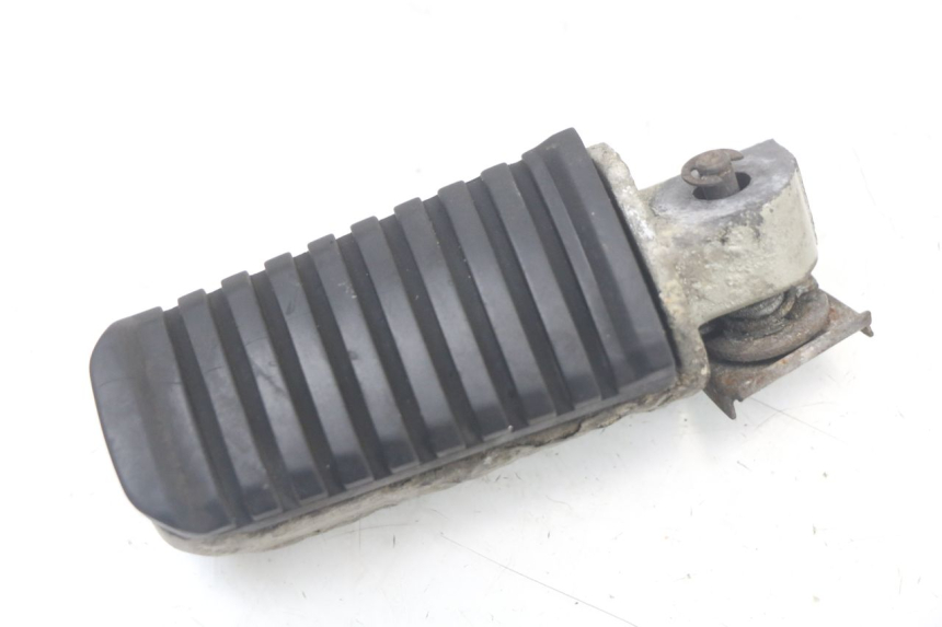 photo de REAR LEFT FOOTREST KAWASAKI GTR 1000 (1994 - 2004)