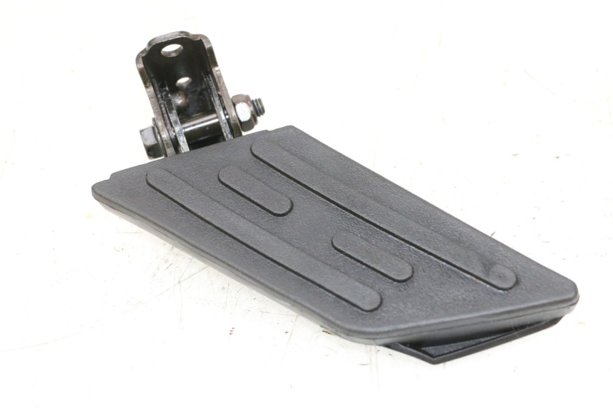 photo de LEFT REAR FOOTREST PEUGEOT KISBEE 2T 50 (2010 - 2017) - Product overview