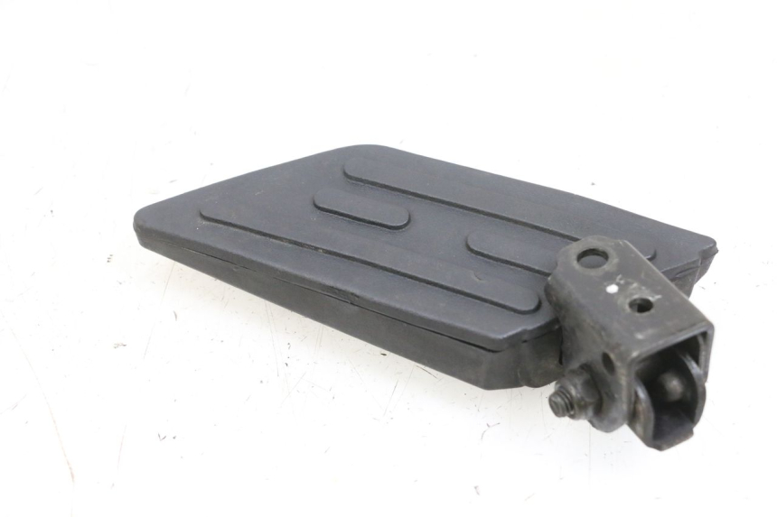 photo de LEFT REAR FOOTREST PEUGEOT KISBEE 4T 50 (2010 - 2017)