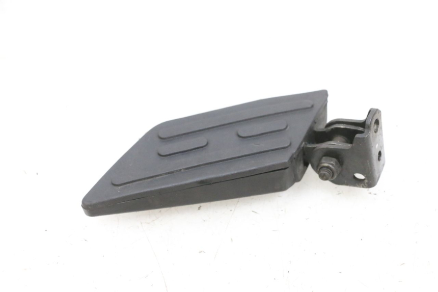 photo de LEFT REAR FOOTREST PEUGEOT KISBEE 4T 50 (2010 - 2017)