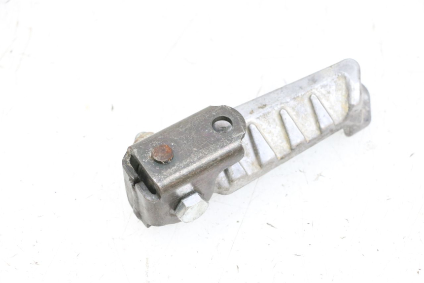 photo de REAR LEFT FOOTREST PEUGEOT LUDIX 50 (2005 - 2007) - Alternative perspective