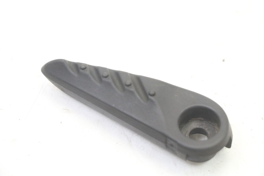 photo de REAR LEFT FOOTREST MBK OVETTO 4T 50 (2008 - 2016)