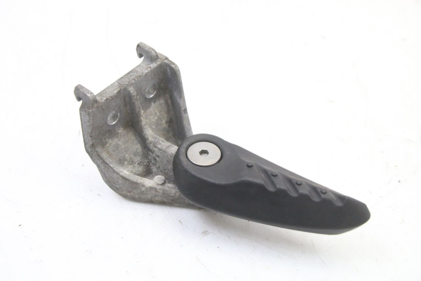 photo de REAR LEFT FOOTREST MBK OVETTO ONE 2T 50 (2013 - 2017)