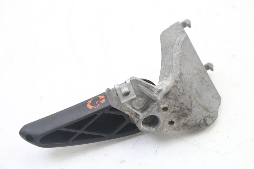 photo de REAR LEFT FOOTREST MBK OVETTO ONE 2T 50 (2013 - 2017)