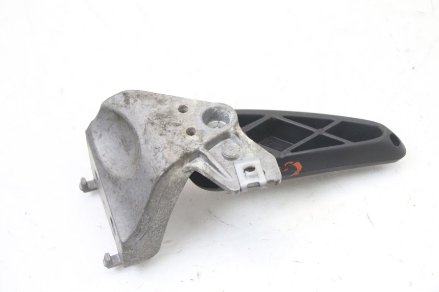 photo de REAR LEFT FOOTREST MBK OVETTO ONE 2T 50 (2013 - 2017)