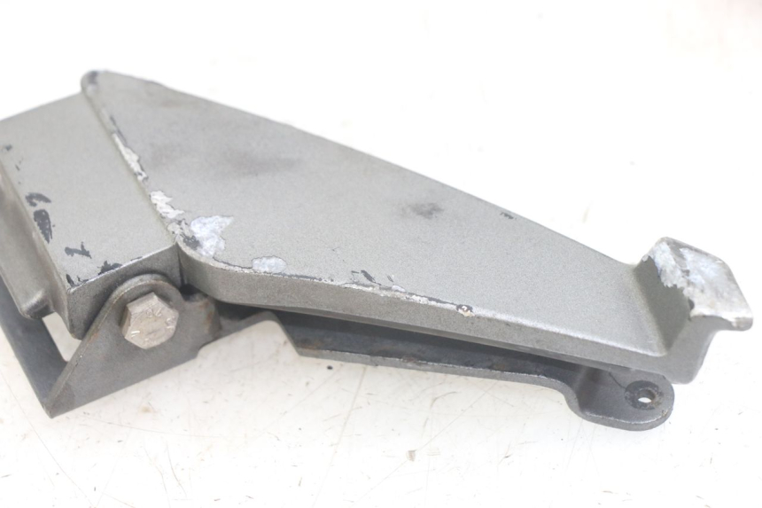 photo de REAR LEFT FOOTREST PEUGEOT GEOPOLIS RS 125 (2007 - 2009)