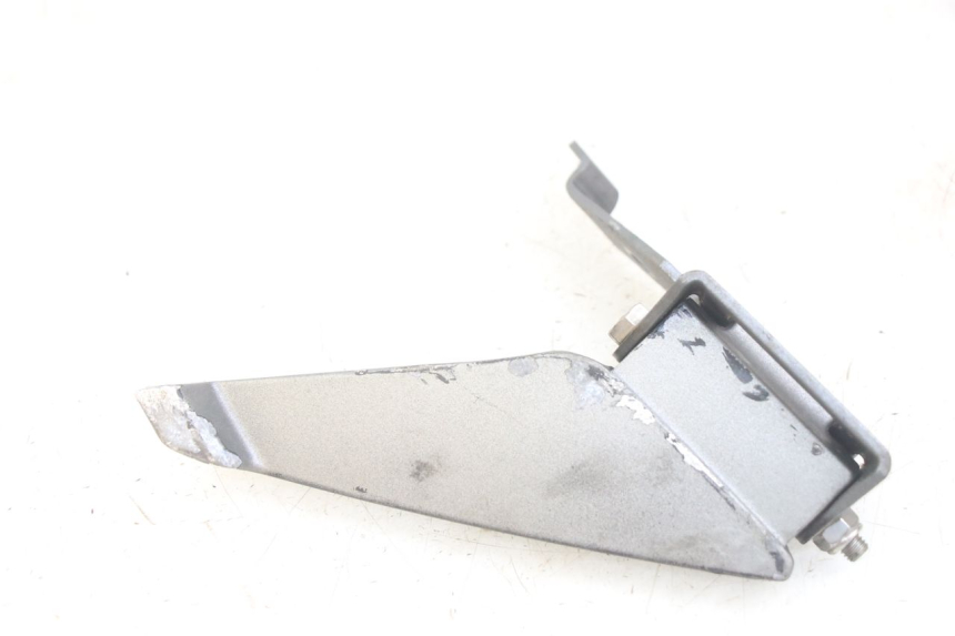 photo de REAR LEFT FOOTREST PEUGEOT GEOPOLIS RS 125 (2007 - 2009)