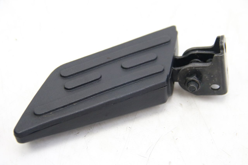 photo de LEFT REAR FOOTREST PEUGEOT KISBEE 2T 50 (2018 - 2022)