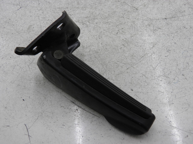 photo de REAR LEFT FOOTREST PIAGGIO CARNABY 125 (2007 - 2011)