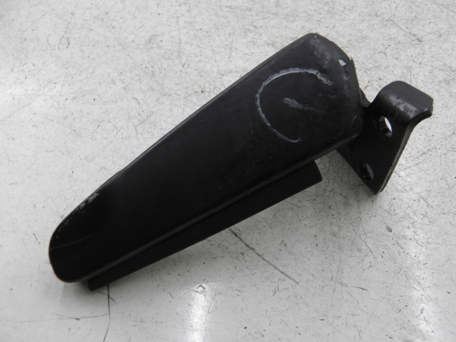 photo de REAR LEFT FOOTREST PIAGGIO CARNABY 125 (2007 - 2011)