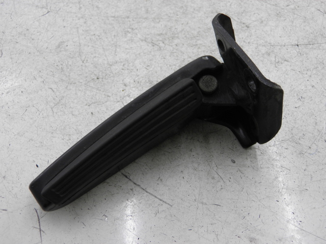 photo de REAR LEFT FOOTREST PIAGGIO CARNABY 125 (2007 - 2011)