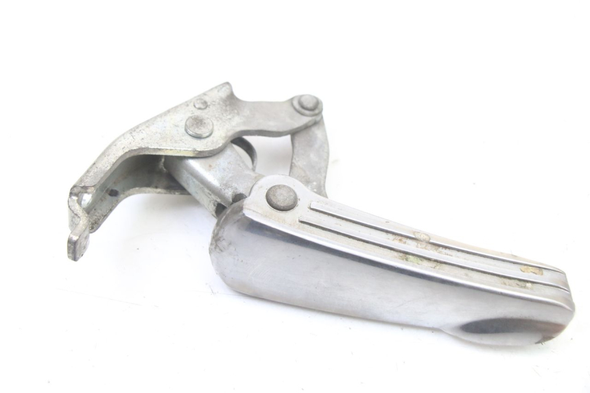 photo de REAR LEFT FOOTREST PIAGGIO VESPA GRANTURISMO 125 (2003 - 2007)