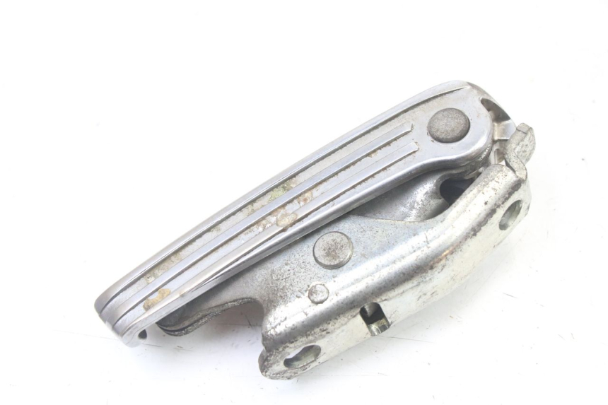 photo de REAR LEFT FOOTREST PIAGGIO VESPA GRANTURISMO 125 (2003 - 2007)