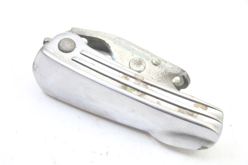 photo de REAR LEFT FOOTREST PIAGGIO VESPA GRANTURISMO 125 (2003 - 2007)