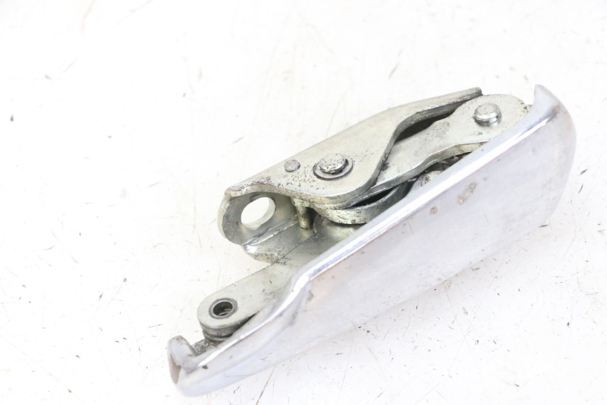 photo de REAR LEFT FOOTREST PIAGGIO VESPA GRANTURISMO 200 (2004 - 2005)