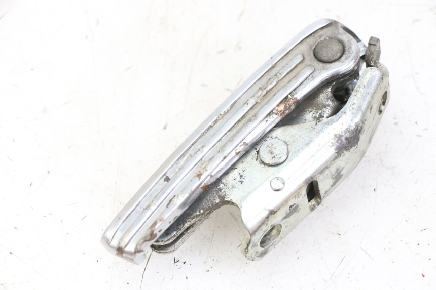 photo de REAR LEFT FOOTREST PIAGGIO VESPA GRANTURISMO 200 (2004 - 2005)