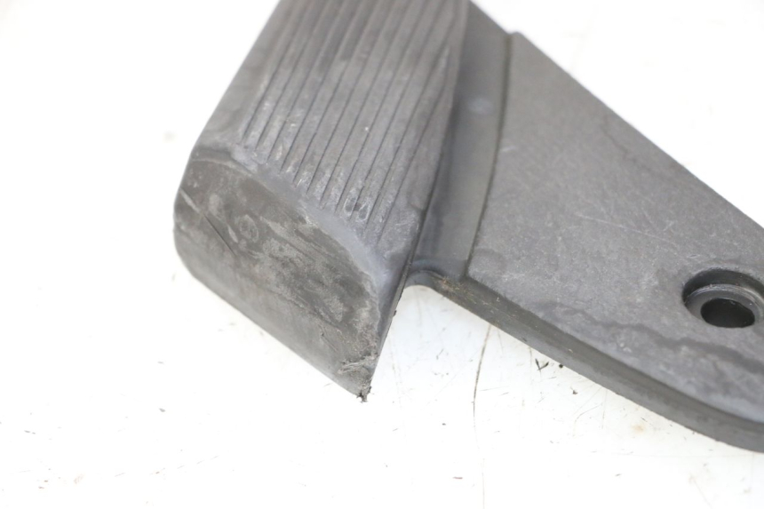 photo de REAR LEFT FOOTREST PIAGGIO VESPA LX 150 (2005 - 2013)
