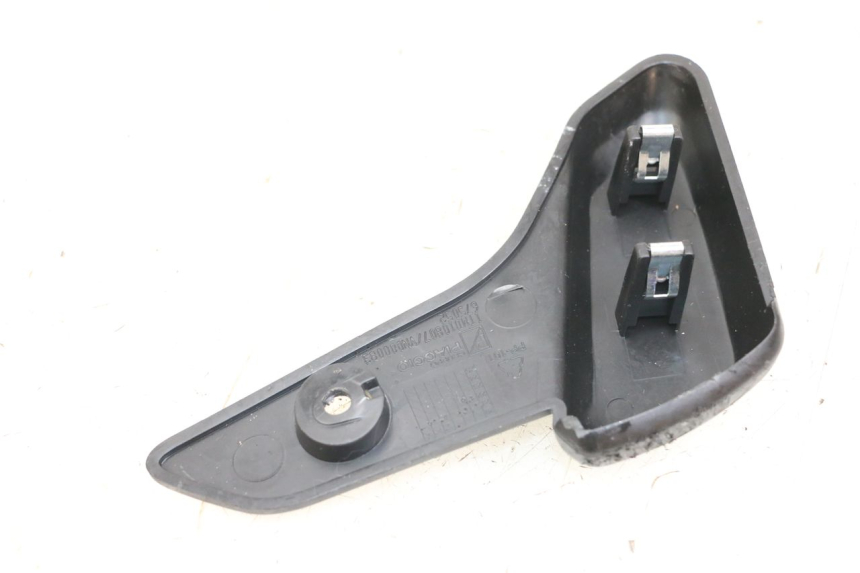 photo de REAR LEFT FOOTREST PIAGGIO VESPA PRIMAVERA 4T 50 (2021 - 2024)