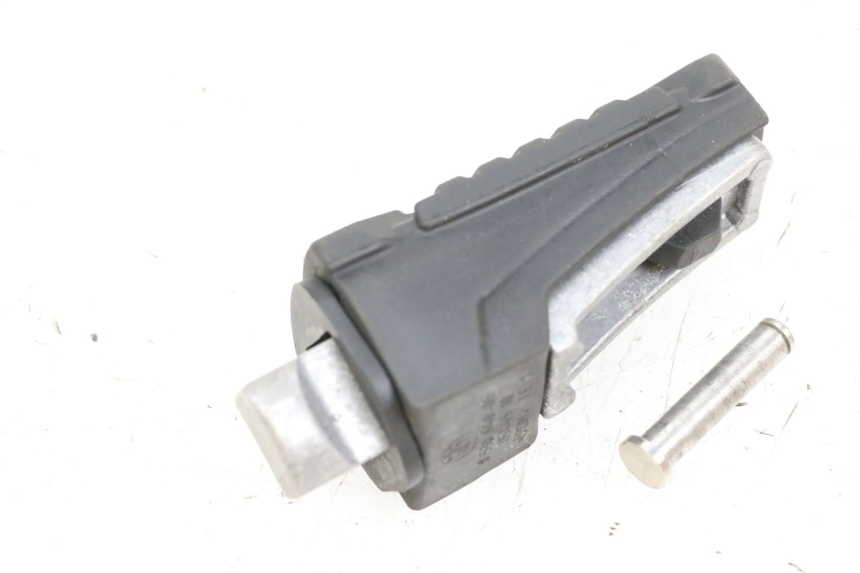 photo de REAR LEFT FOOTREST BMW R GS 1250 (2021 - 2024) - Technical close-up