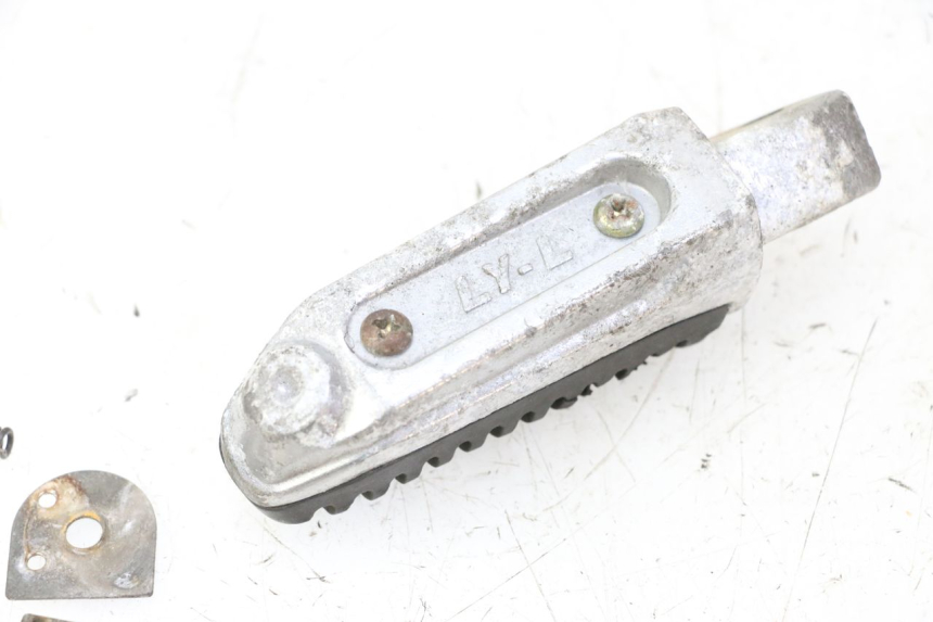 photo de REAR LEFT FOOTREST MAG POWER R-STREET 50 (2016 - 2025)