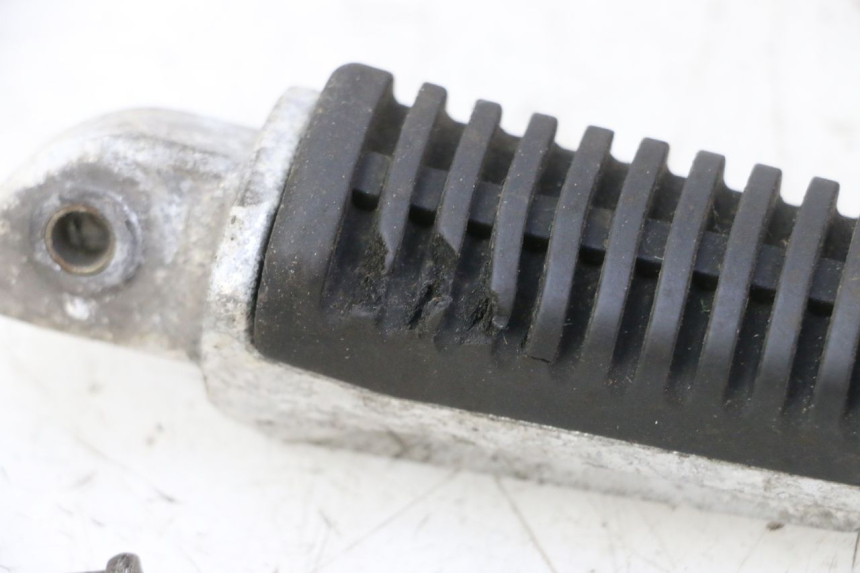 photo de REAR LEFT FOOTREST MAG POWER R-STREET 50 (2016 - 2025)