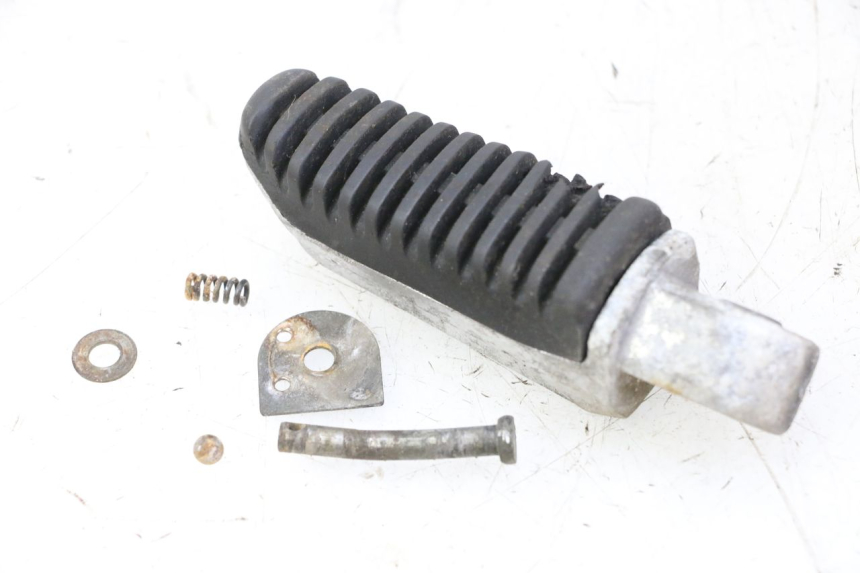 photo de REAR LEFT FOOTREST MAG POWER R-STREET 50 (2016 - 2025)