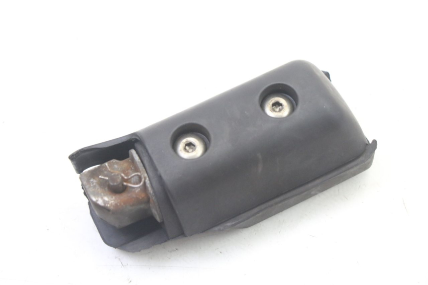 photo de REAR LEFT FOOTREST APRILIA SCARABEO GT TOURING 125 (1999 - 2005)