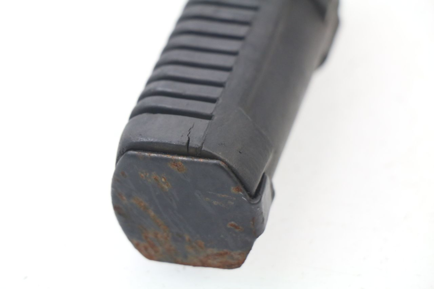 photo de REAR LEFT FOOTREST YAMASAKI STREET 50 (2013 - 2018)