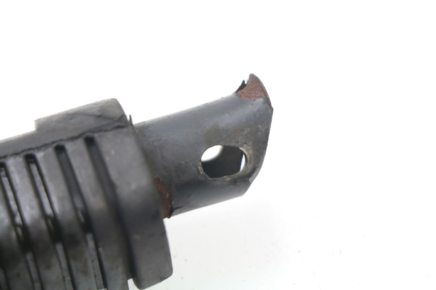 photo de REAR LEFT FOOTREST YAMASAKI STREET 50 (2013 - 2018)