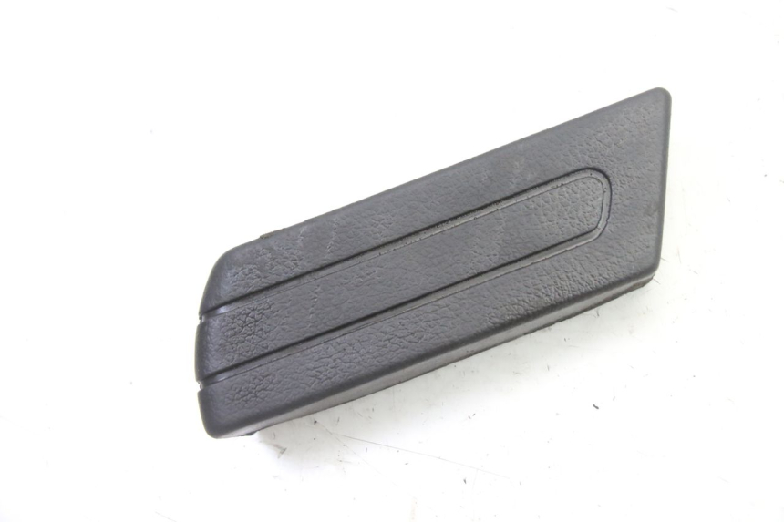 photo de REAR LEFT FOOTREST PIAGGIO SUPER LX 125 (2000 - 2003)