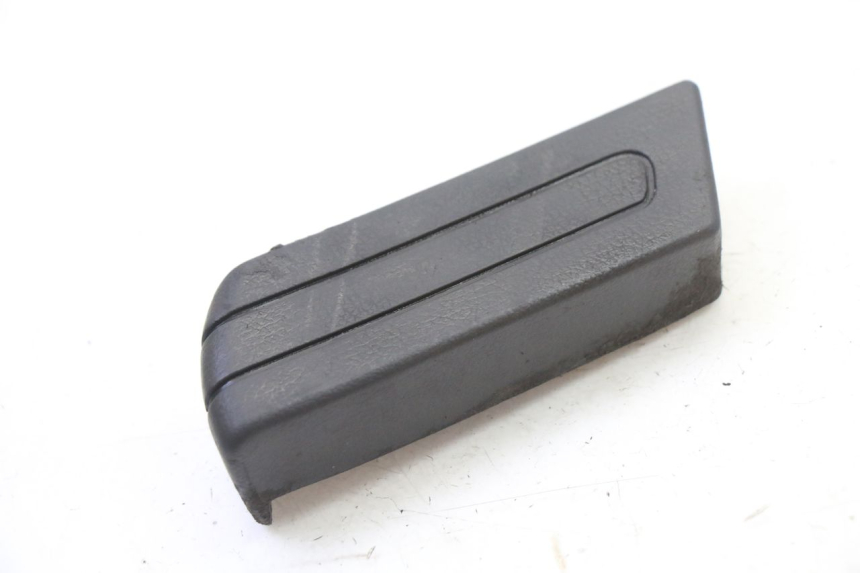 photo de REAR LEFT FOOTREST PIAGGIO SUPER LX 125 (2000 - 2003)