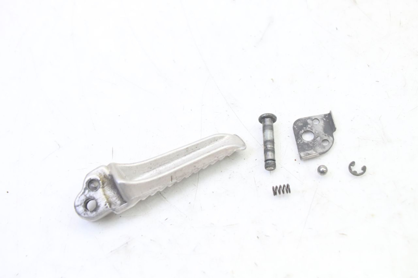 photo de REAR LEFT FOOTREST SUZUKI SV S 650 (2003 - 2009)
