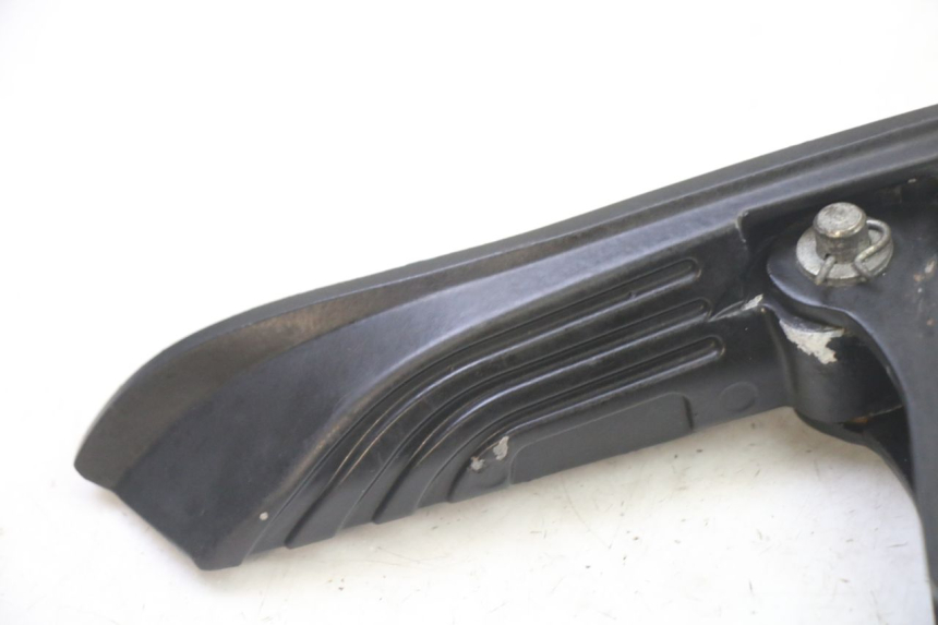 photo de REAR LEFT FOOTREST APRILIA SXR 50 (2021 - 2023)