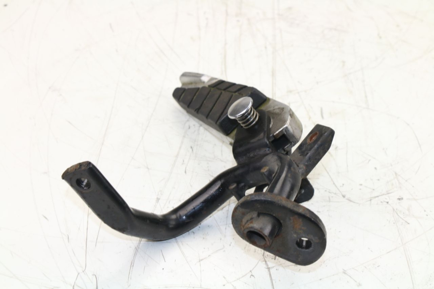 photo de REAR LEFT FOOTREST SYM GTS 125 (2005 - 2008)