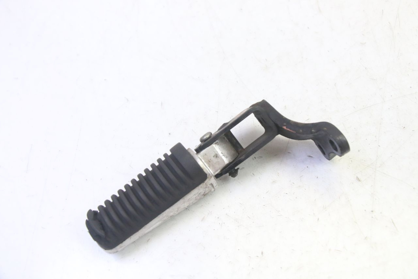 photo de REAR LEFT FOOTREST YAMAHA X-MAX XMAX 250 (2006 - 2009)