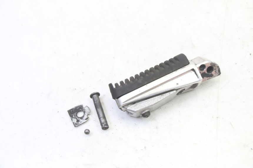 photo de REAR LEFT FOOTREST YAMAHA XJ6 ABS 600 (2008 - 2016)