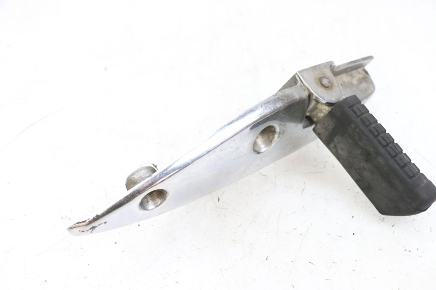 photo de REAR LEFT FOOTREST KYMCO ZING 125 (1997 - 2003) - Surface and material condition