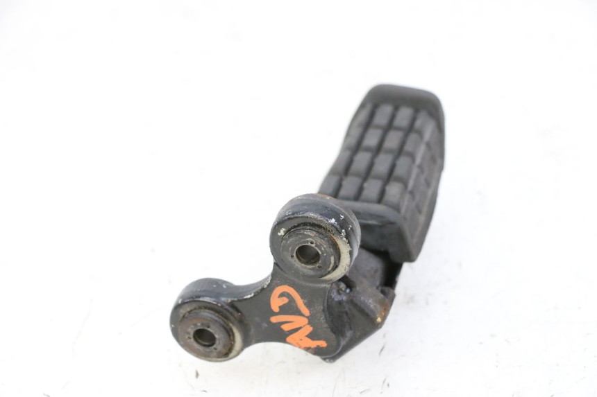 photo de FRONT RIGHT FOOTREST YAMAHA FJ 36Y 1100 (1984 - 1985)