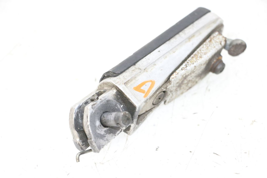 photo de FRONT RIGHT FOOTREST YAMAHA FJR ABS 1300 (2006 - 2012) - Technical close-up