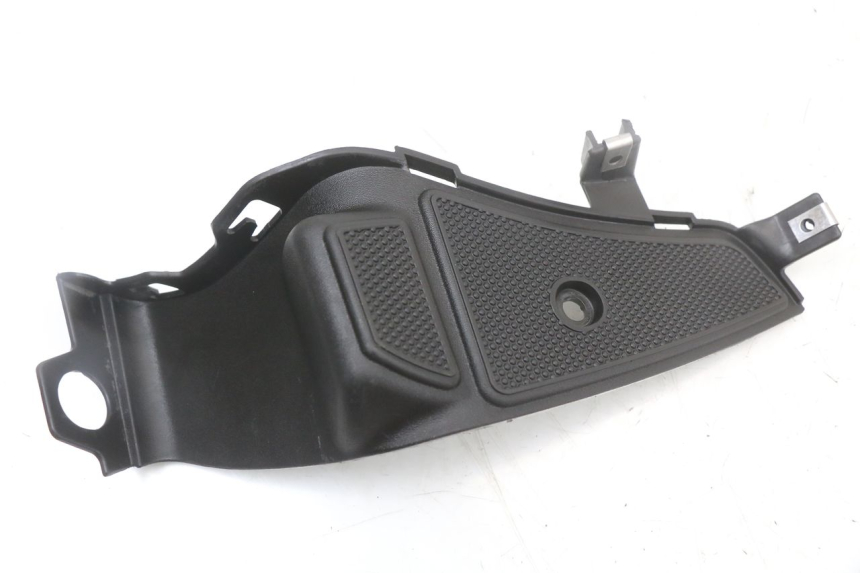 photo de FRONT RIGHT FOOTREST GILERA RUNNER SP 50 (2009 - 2017)