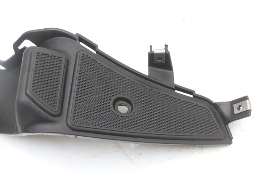 photo de FRONT RIGHT FOOTREST GILERA RUNNER SP 50 (2009 - 2017)