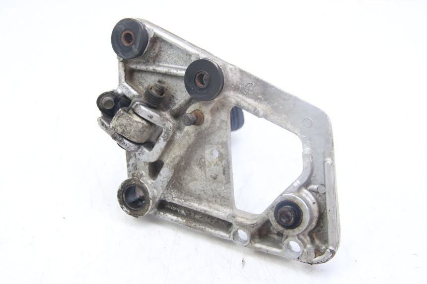 photo de RIGHT FRONT FOOTREST SUZUKI GSX-F GSX  F 1100 (1988 - 1994)