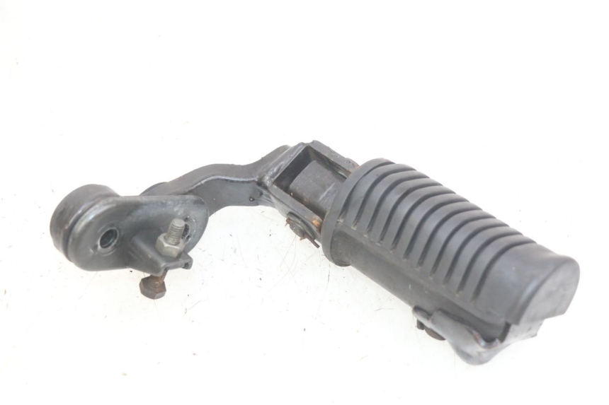 photo de RIGHT FRONT FOOTREST HONDA CM 125 (1983 - 2003)