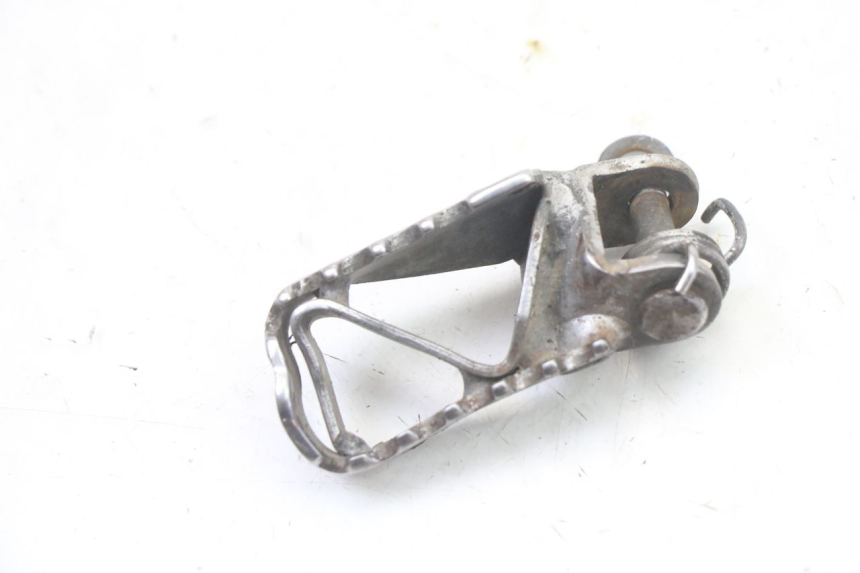 photo de FRONT RIGHT FOOTREST HONDA CR 85 (2003 - 2007)