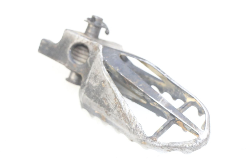 photo de RIGHT FRONT FOOTREST HONDA CRF CR-F 450 (2009 - 2012)