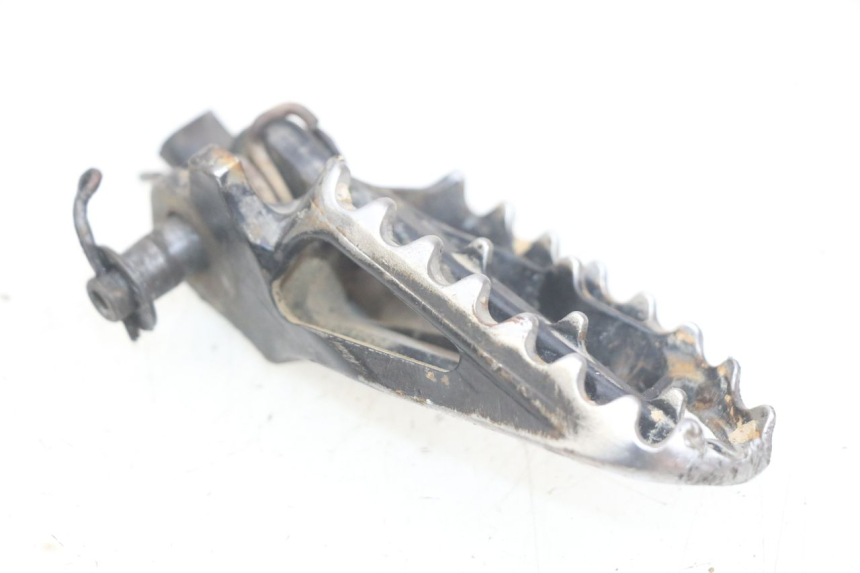 photo de RIGHT FRONT FOOTREST HONDA CRF CR-F 450 (2009 - 2012)