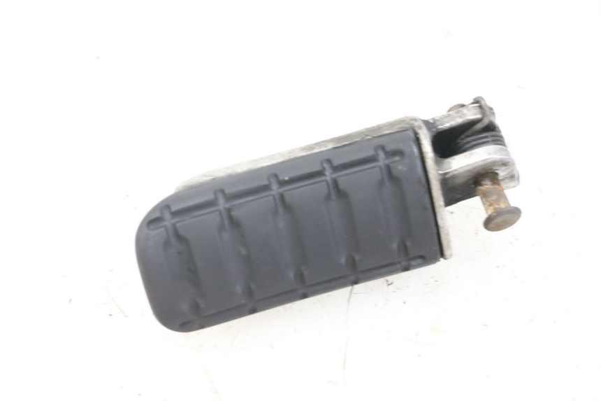 photo de RIGHT FRONT FOOTREST HONDA NTV DEAUVILLE 650 (1998 - 2001)